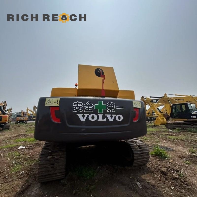 Bucket and arm close-up – 2025 Volvo EC250DL used excavator $41,000